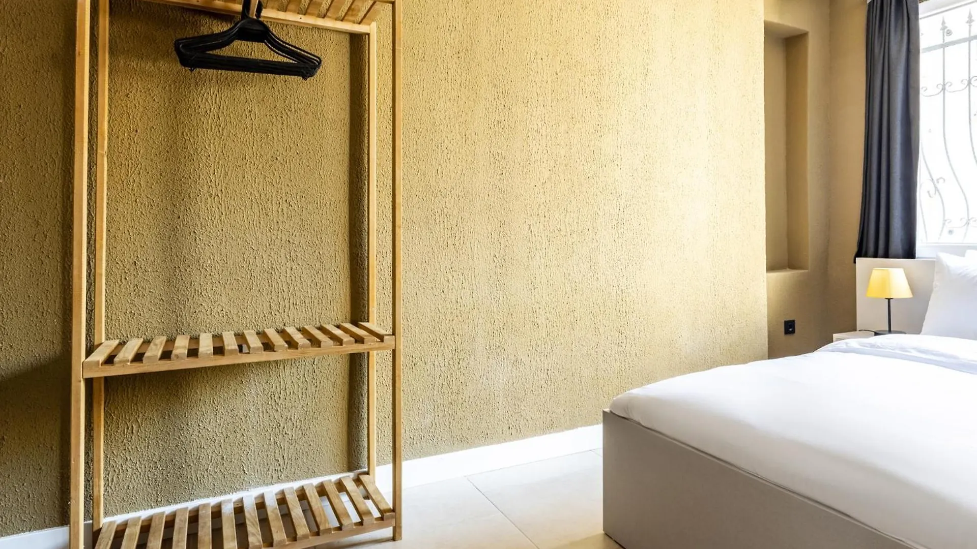 Esin Apartman Κωνσταντινούπολη 0*,